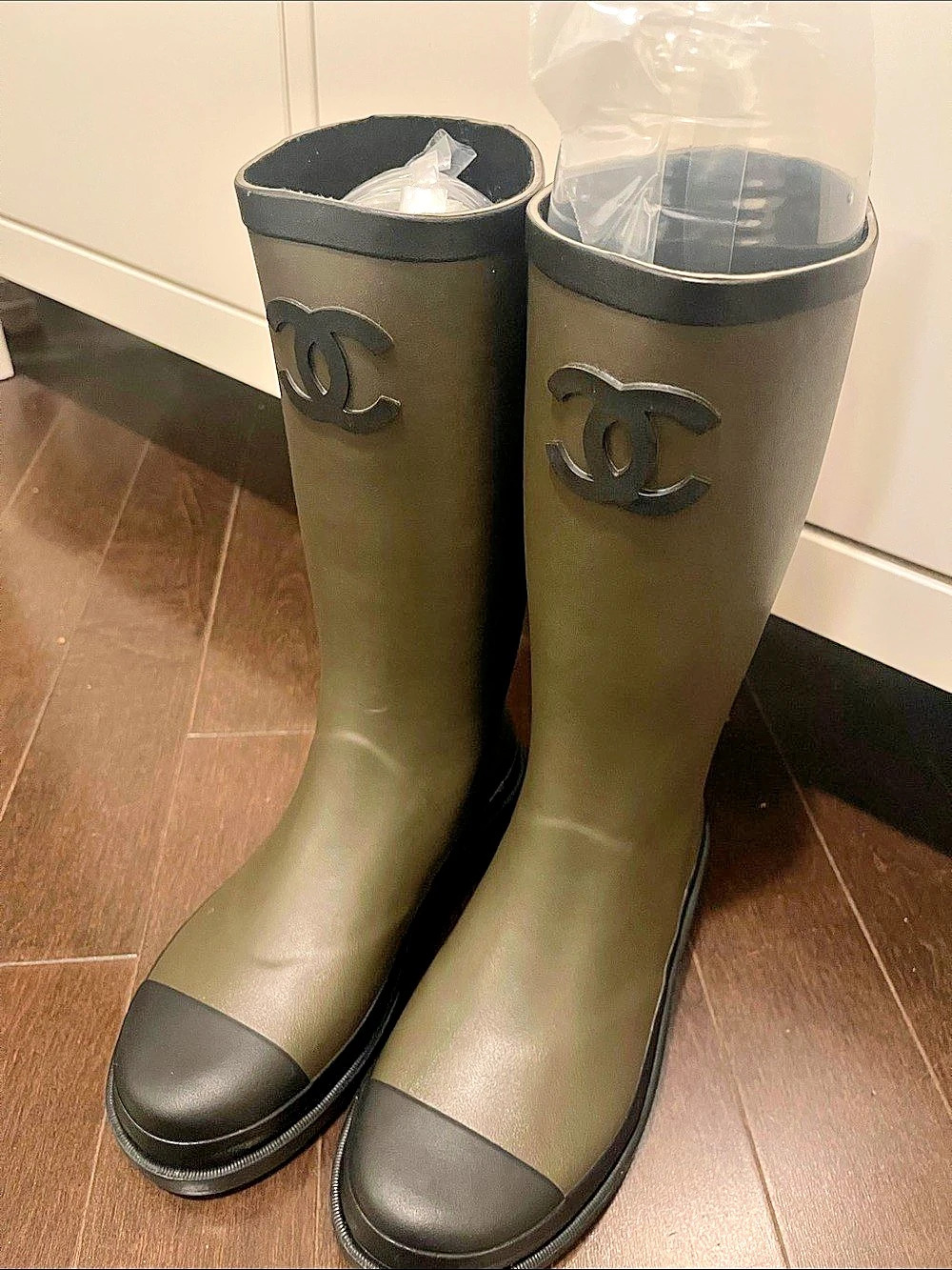 Chanel CC Logo Rubber Rain Boots in Green & Black